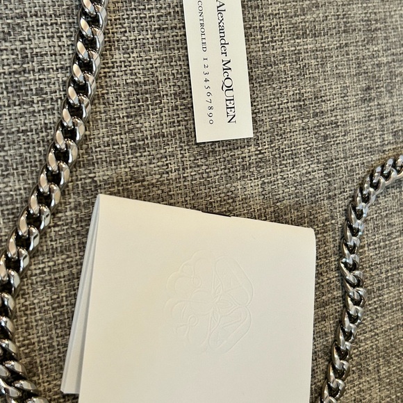 Alexander McQueen designer handbag - Picture 6 of 8